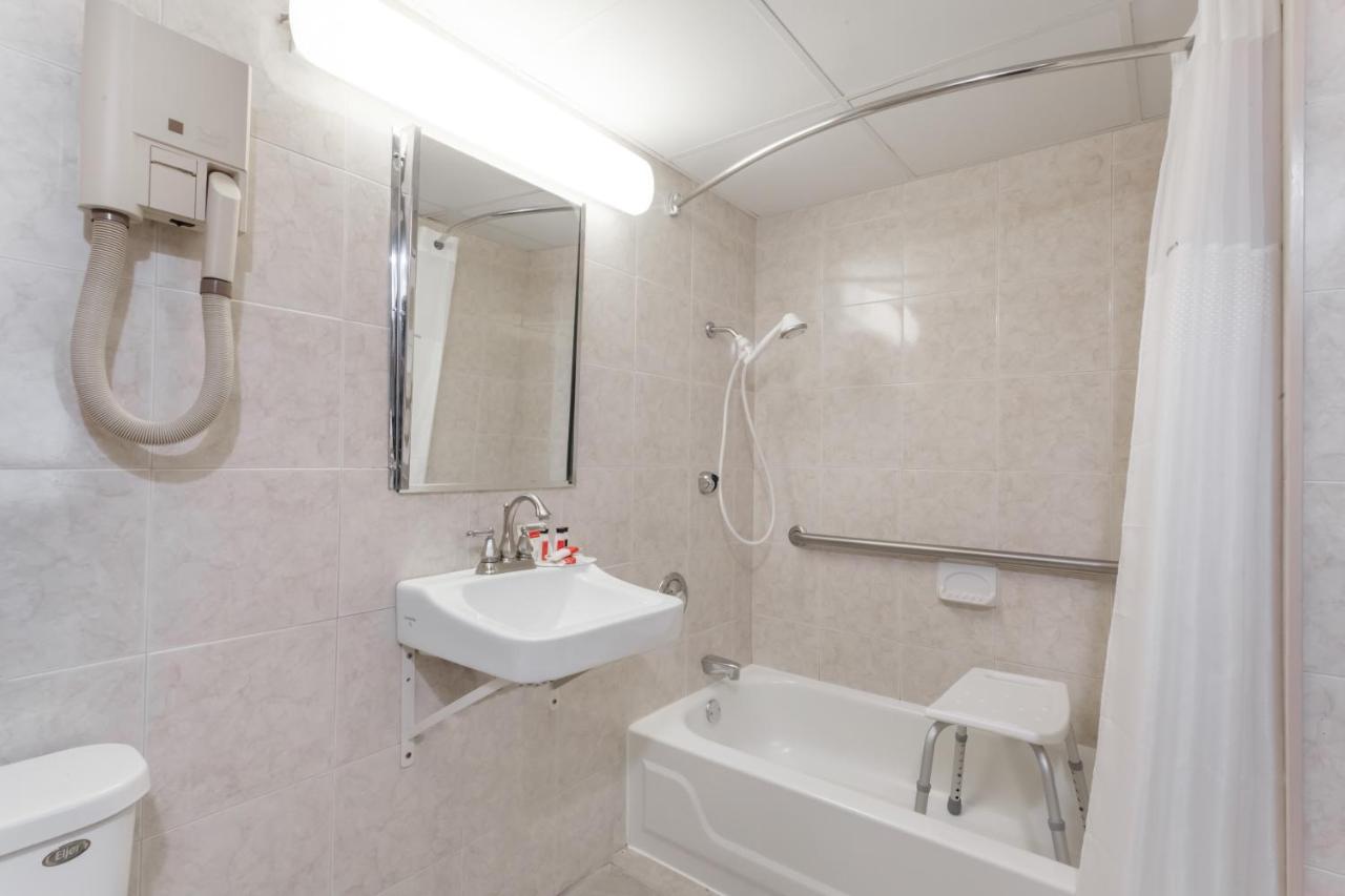 One-Bedroom King Room - Mobility Access/Non-Smoking at Ramada by Wyndham Newburgh/West Point