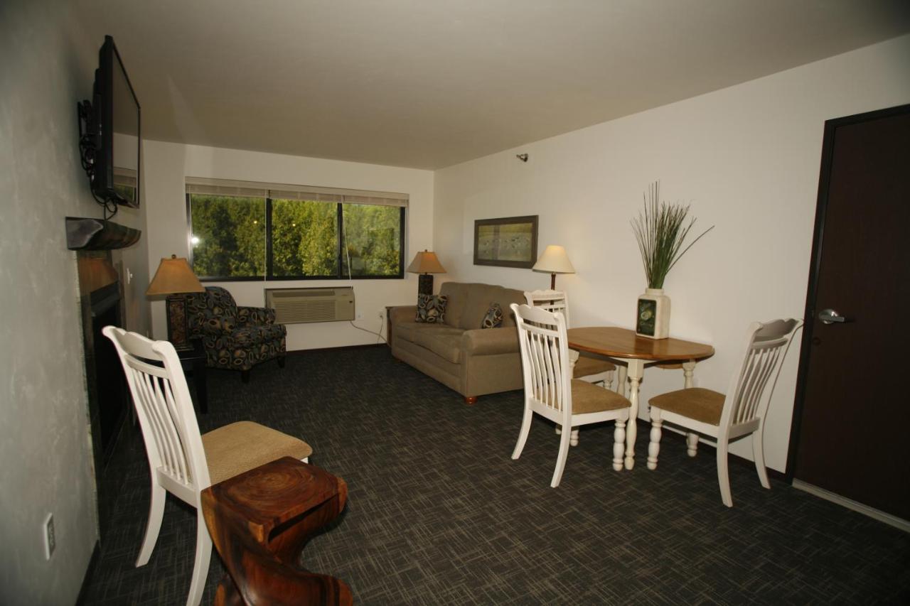 | Open Hearth Lodge
