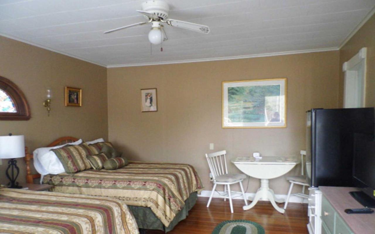 | Otter Creek Inn