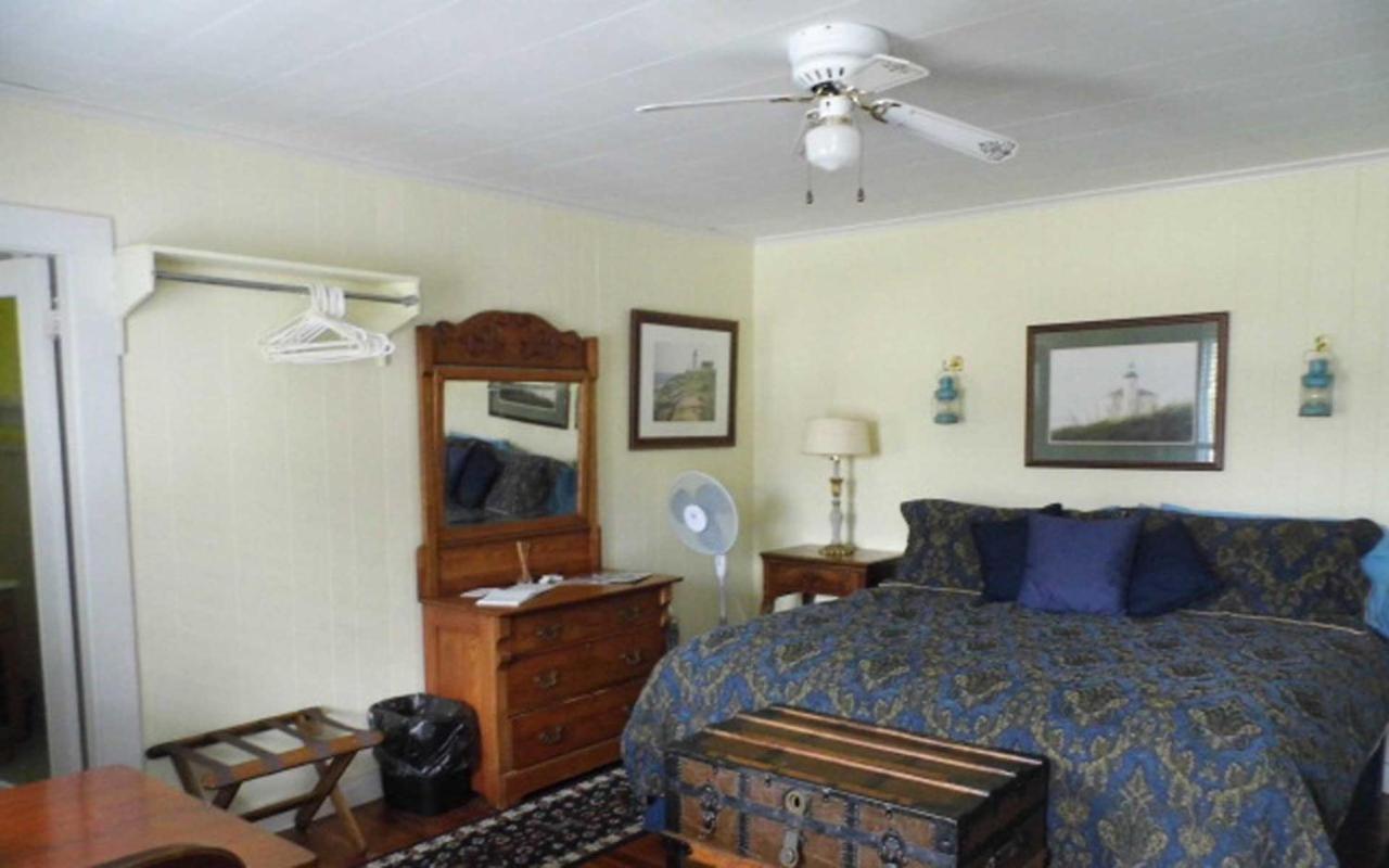 | Otter Creek Inn