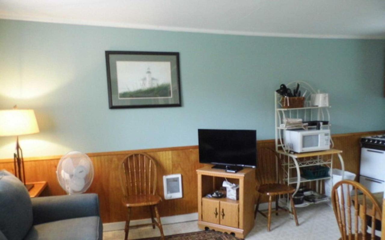 | Otter Creek Inn