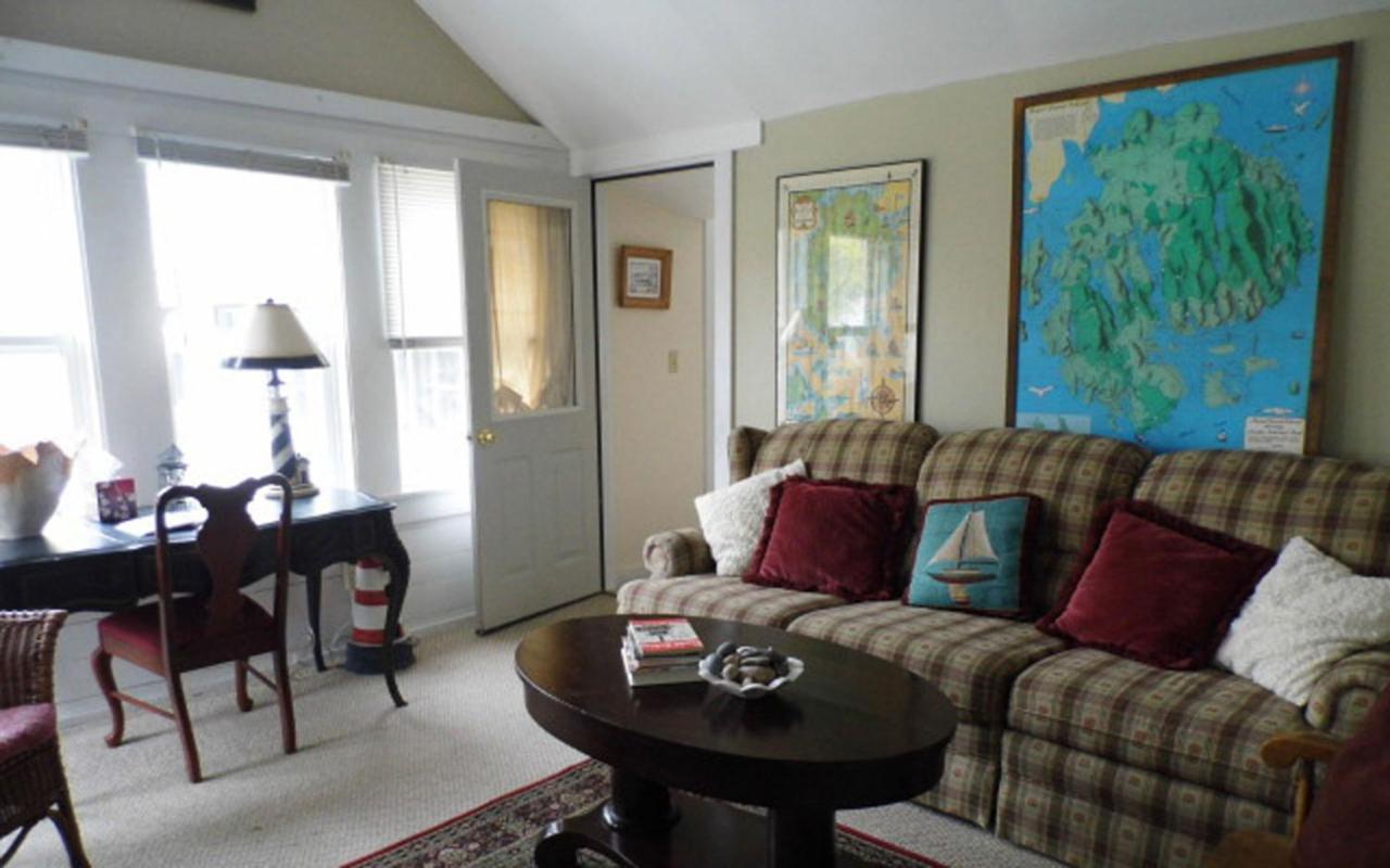 | Otter Creek Inn