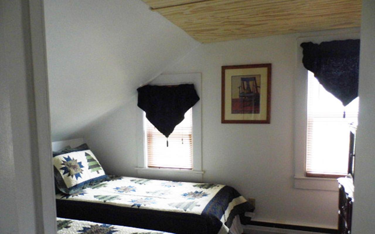| Otter Creek Inn