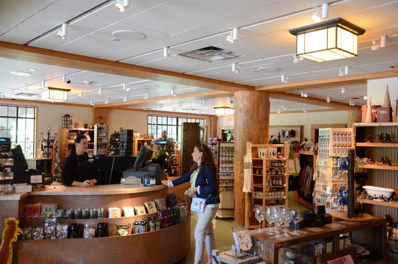 | Overlook Lodge and Stone Cottages at Bear Mountain