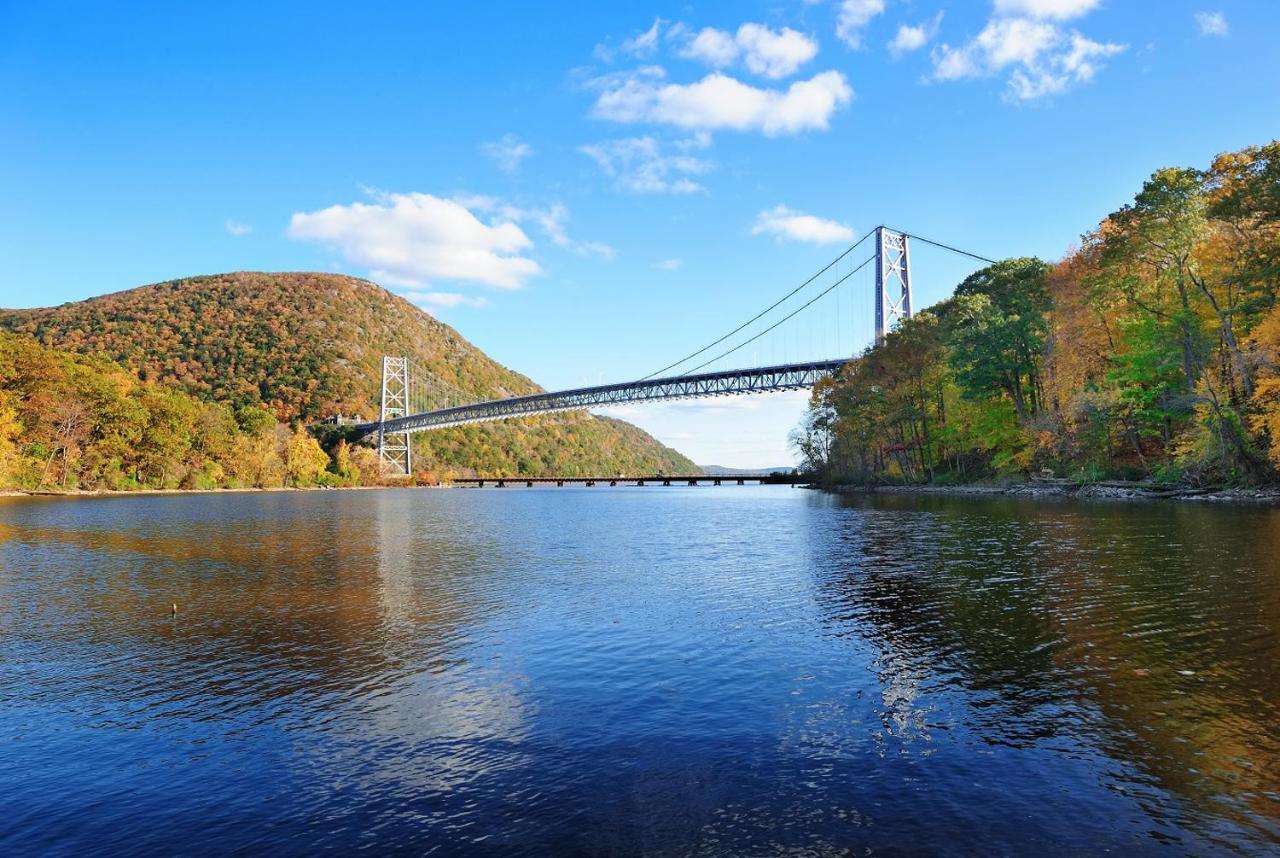 | Overlook Lodge and Stone Cottages at Bear Mountain