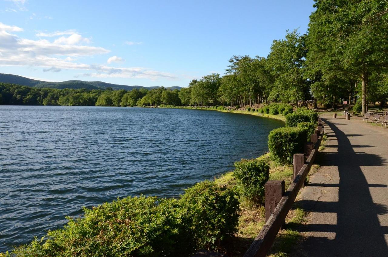 | Overlook Lodge and Stone Cottages at Bear Mountain