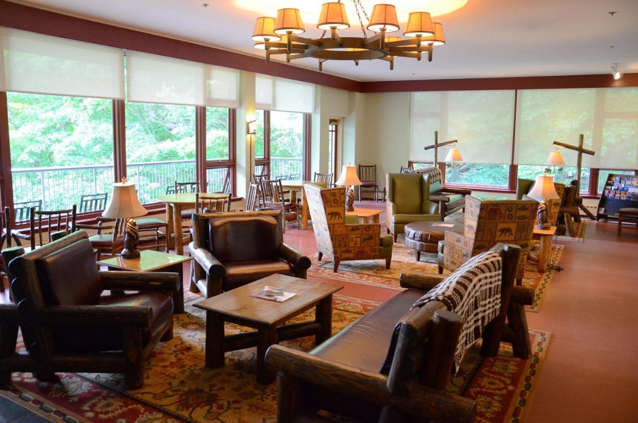 | Overlook Lodge and Stone Cottages at Bear Mountain