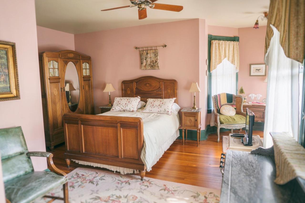  | Hummingbird Inn