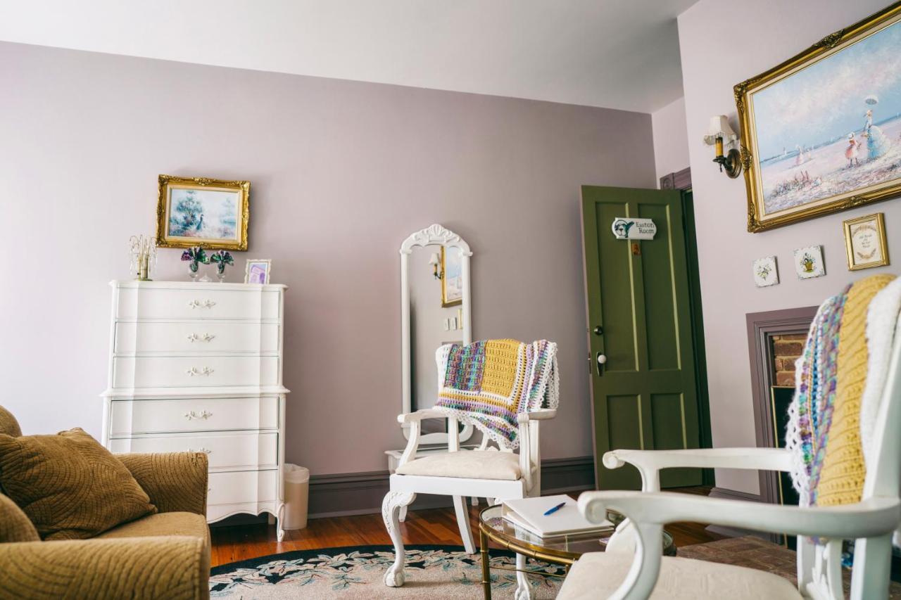  | Hummingbird Inn