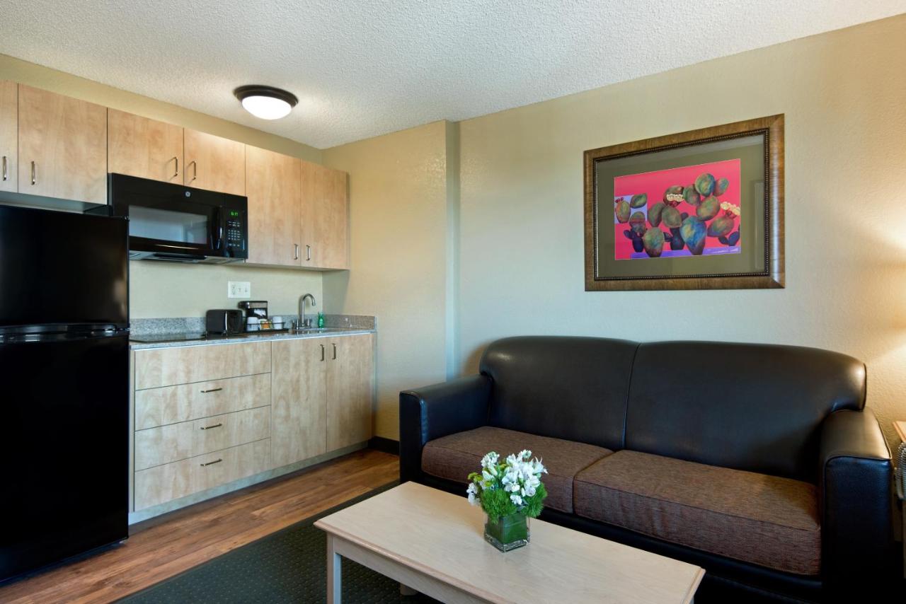  | Oxford Suites Lancaster