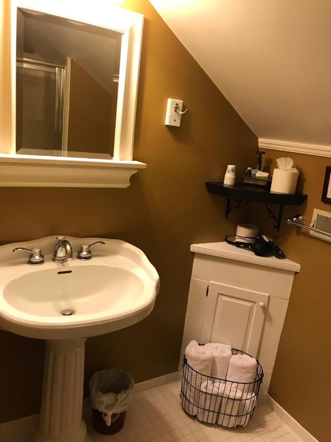 | A Williamsburg White House Inn