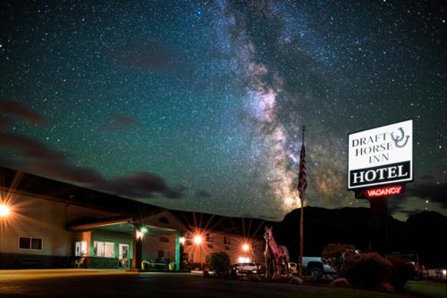 | Draft Horse Inn and Suites