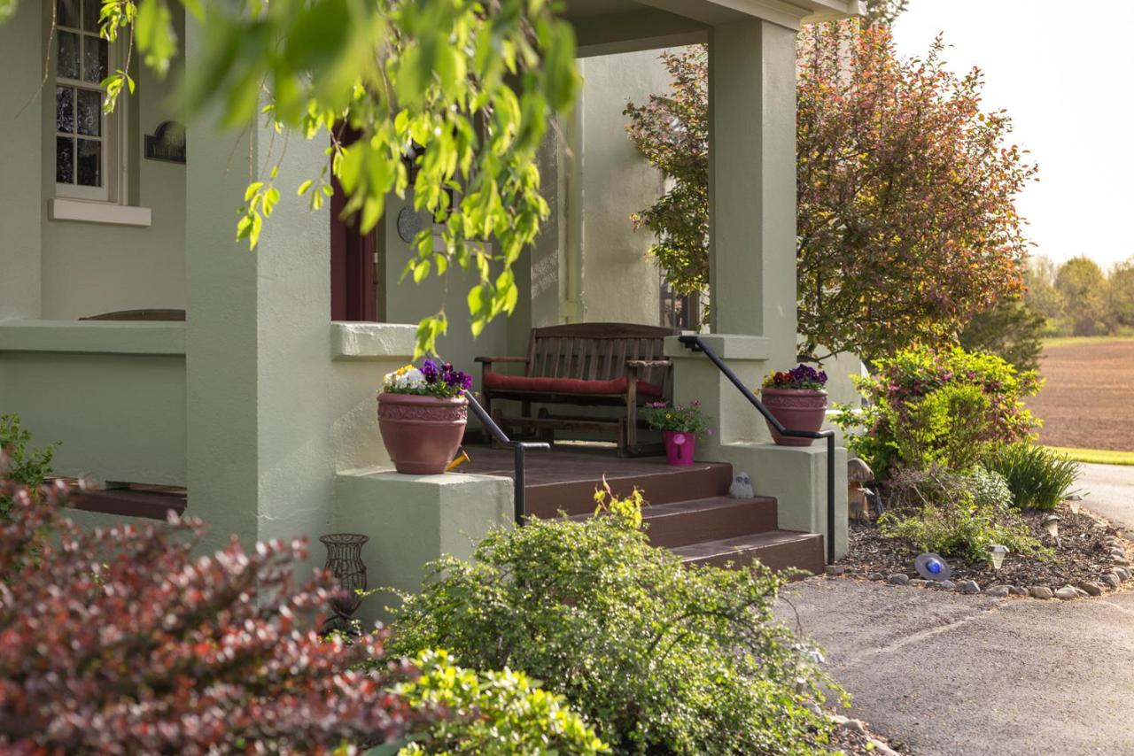 | Yale Manor B&B & Yurt Glamping