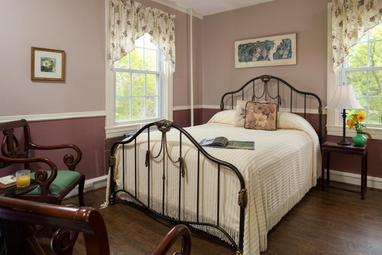 | Yale Manor B&B & Yurt Glamping