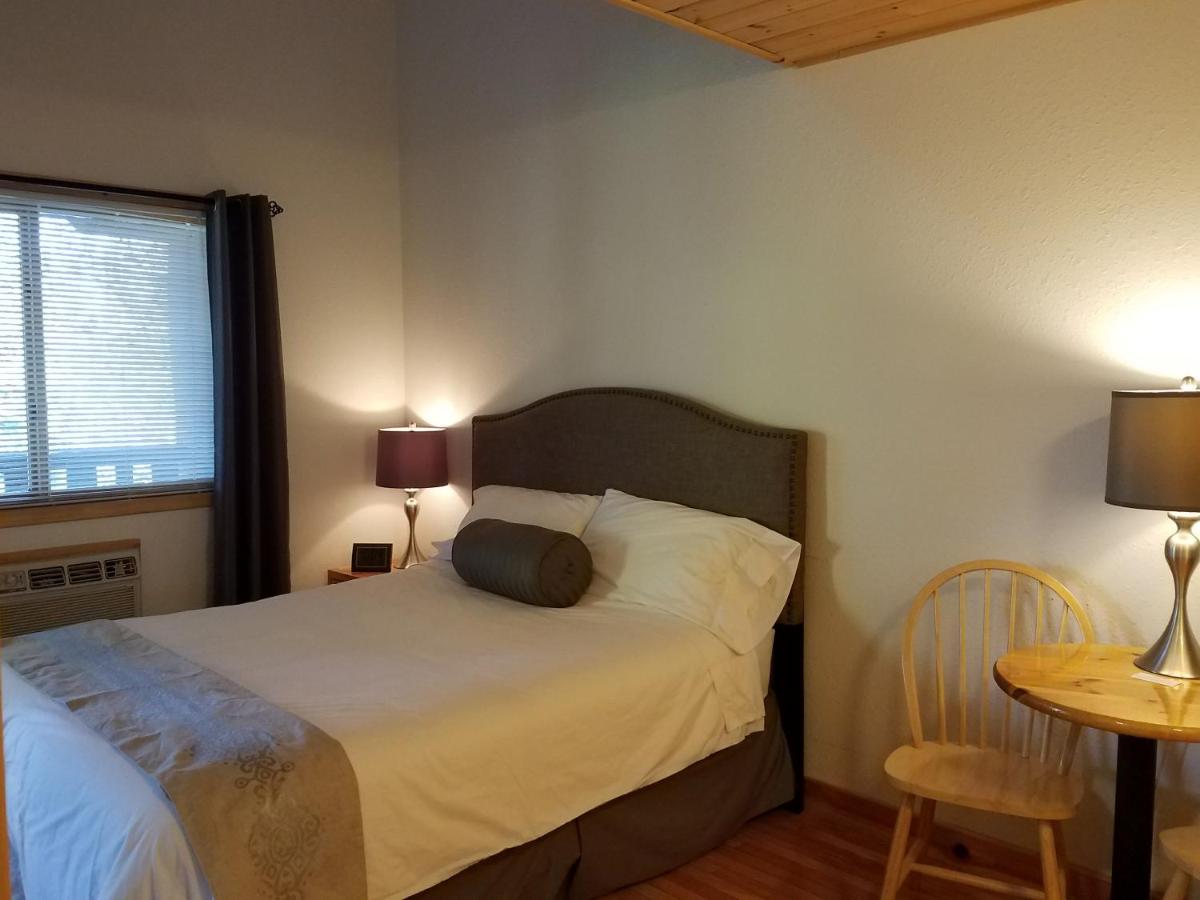 | Lenroot Lodge