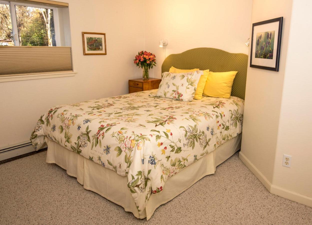 | Gardenside Bed and Breakfast