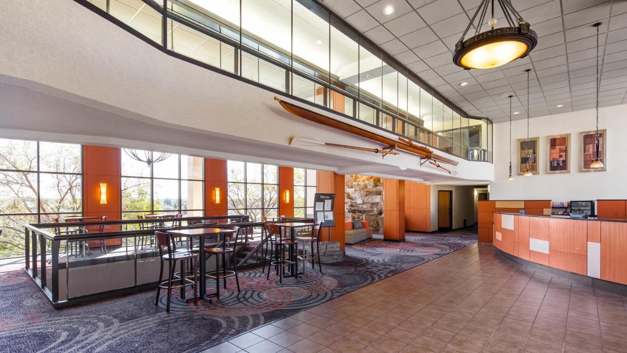 | Best Western Plus Dakota Ridge