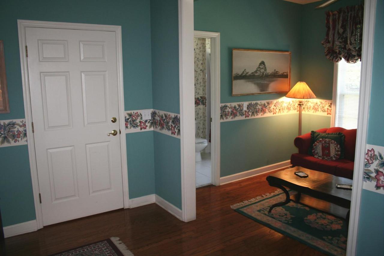 | Heron Cay Lakeview Bed & Breakfast