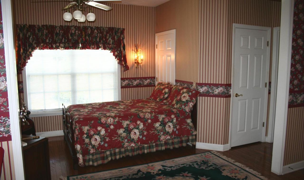 | Heron Cay Lakeview Bed & Breakfast