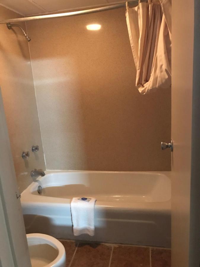 | Express Inn