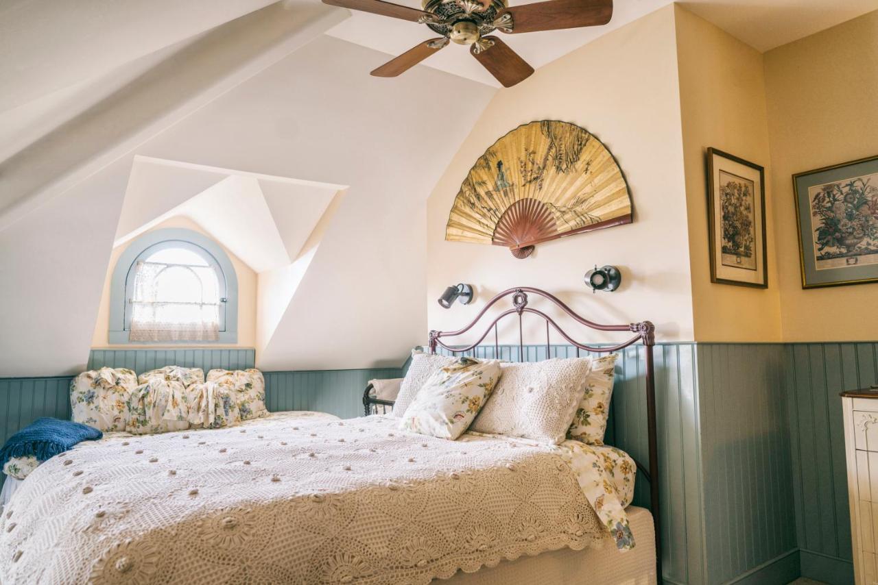  | Hummingbird Inn