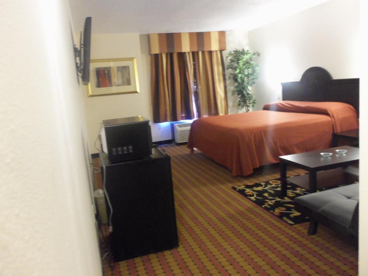 Deluxe King Suite at Noble Suites