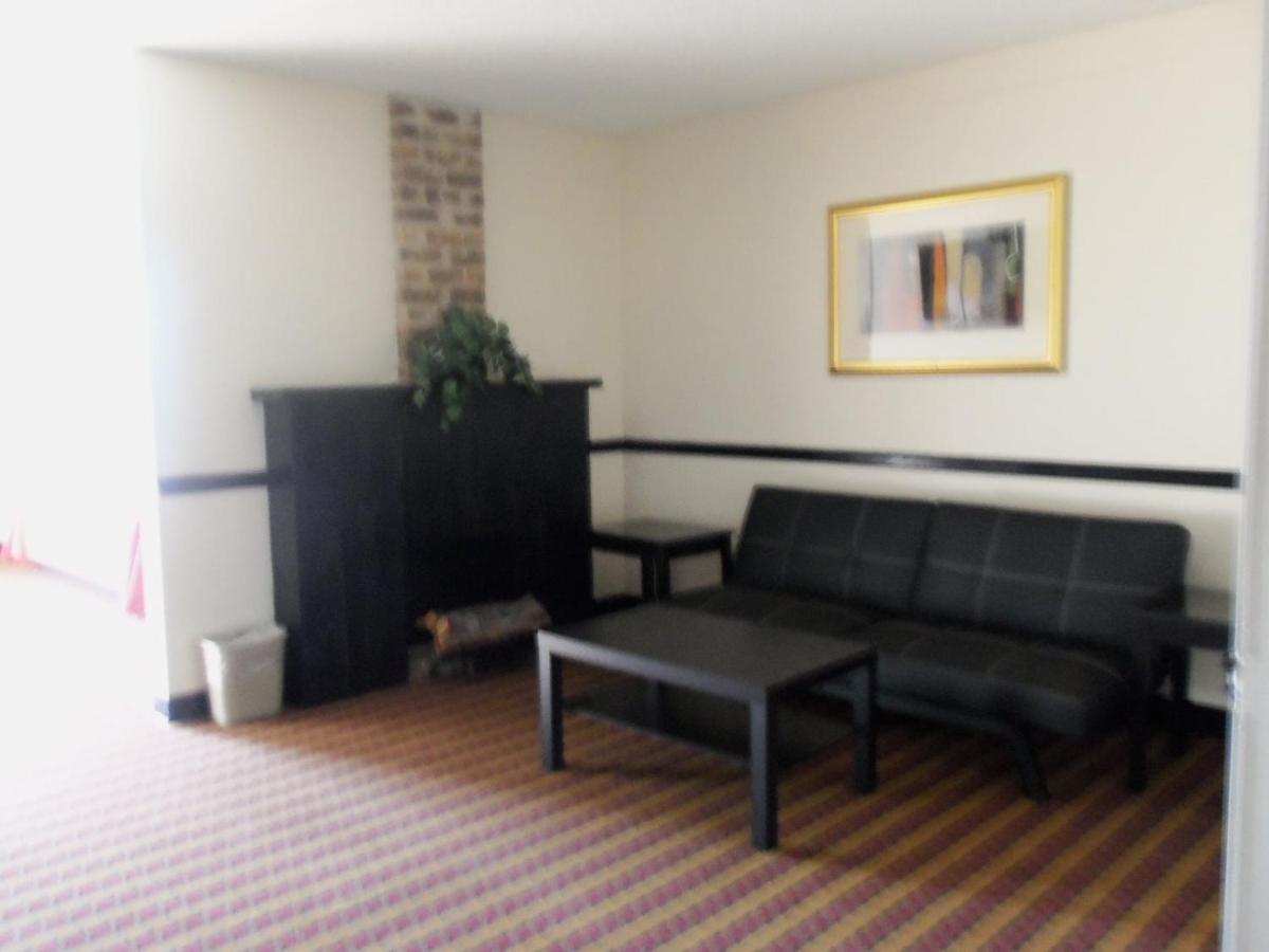 Deluxe King Suite at Noble Suites