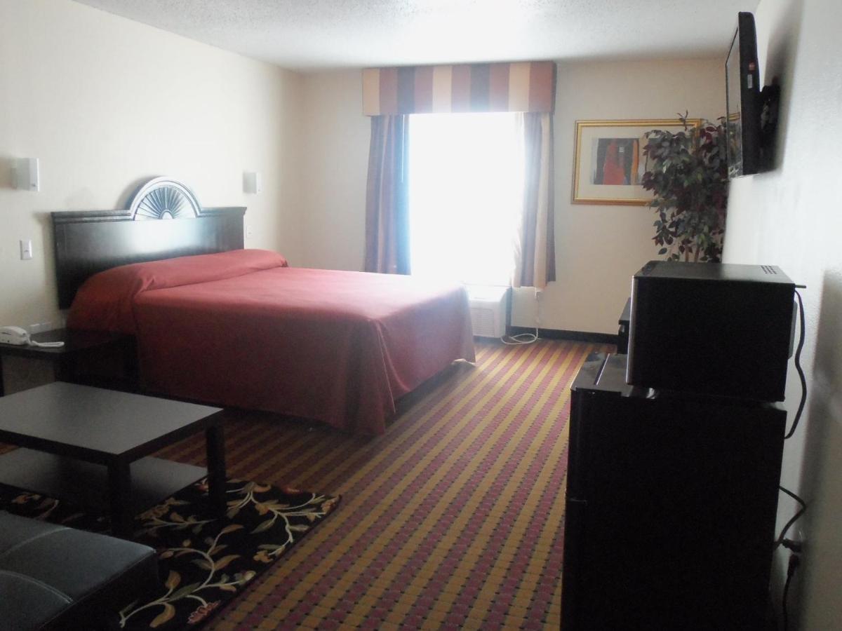Deluxe King Suite at Noble Suites