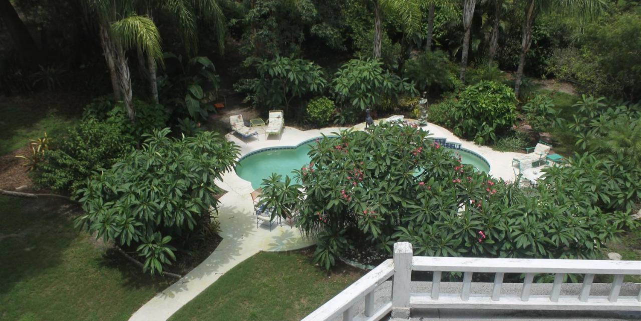 | Heron Cay Lakeview Bed & Breakfast