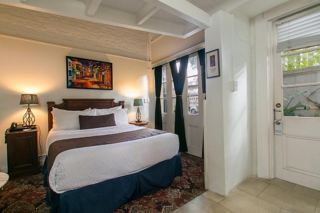 | Lafitte Hotel & Bar