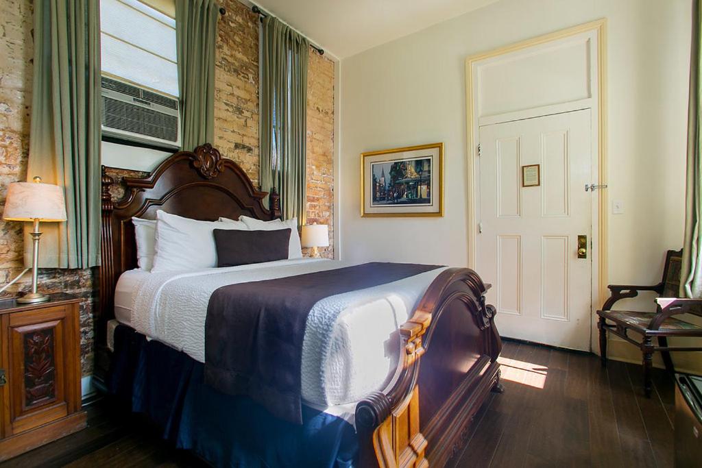 | Lafitte Hotel & Bar