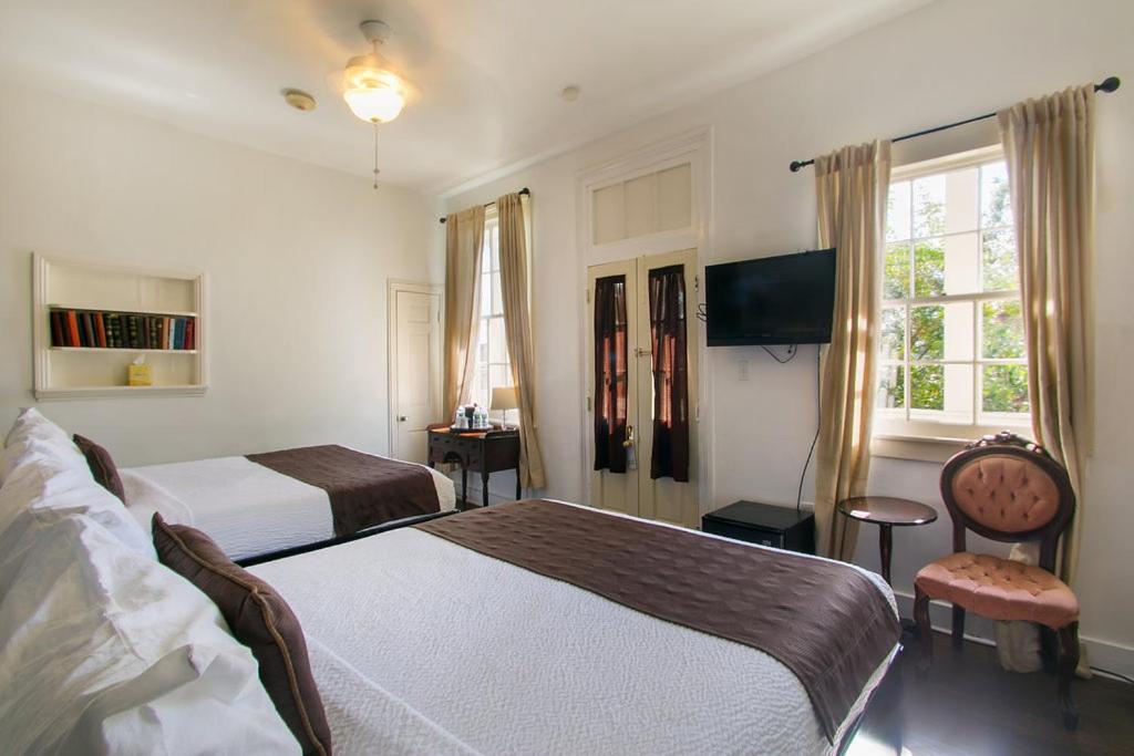 | Lafitte Hotel & Bar