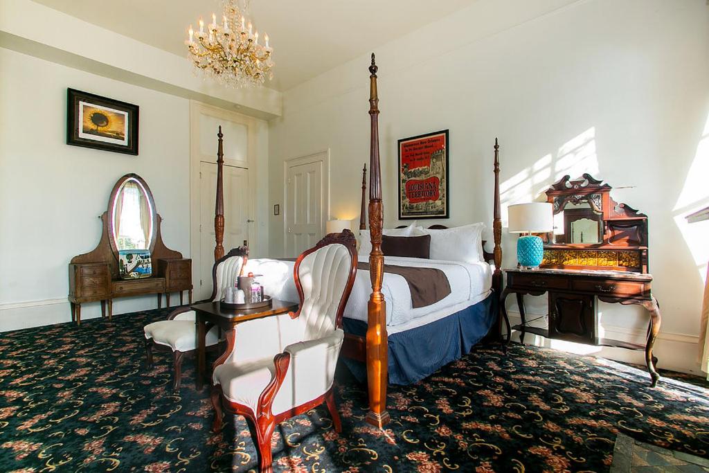  | Lafitte Hotel & Bar