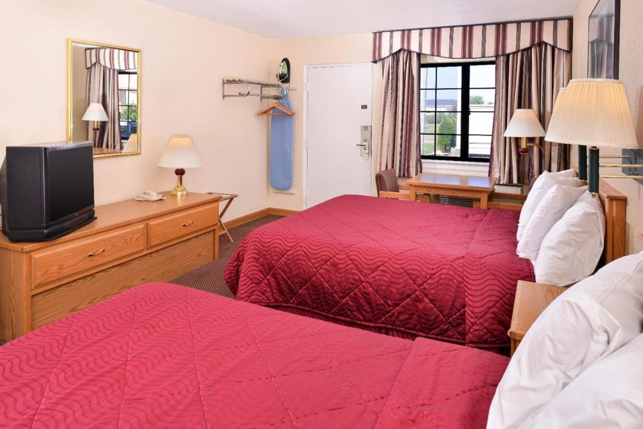 | Executive Inn