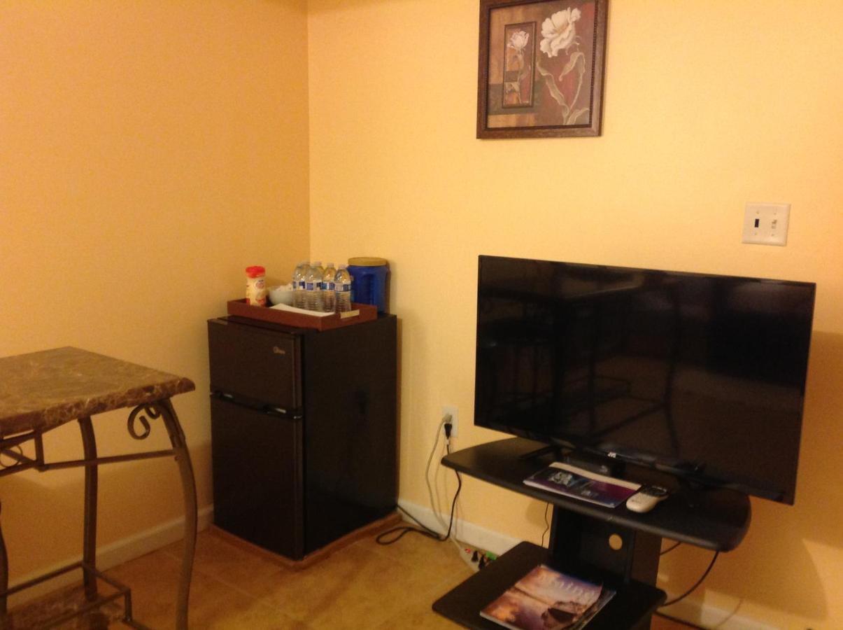 | Mojoy Homesuites At Runyon