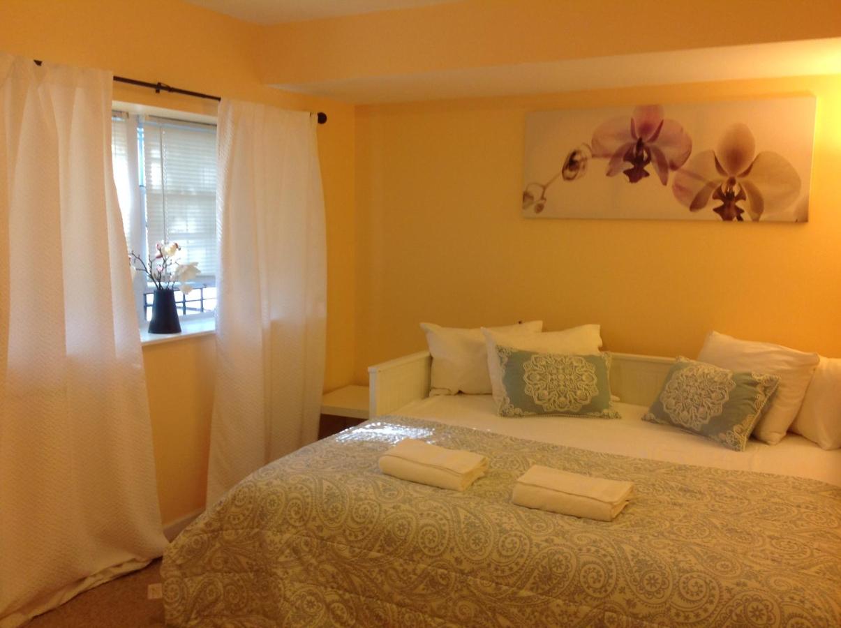 | Mojoy Homesuites At Runyon