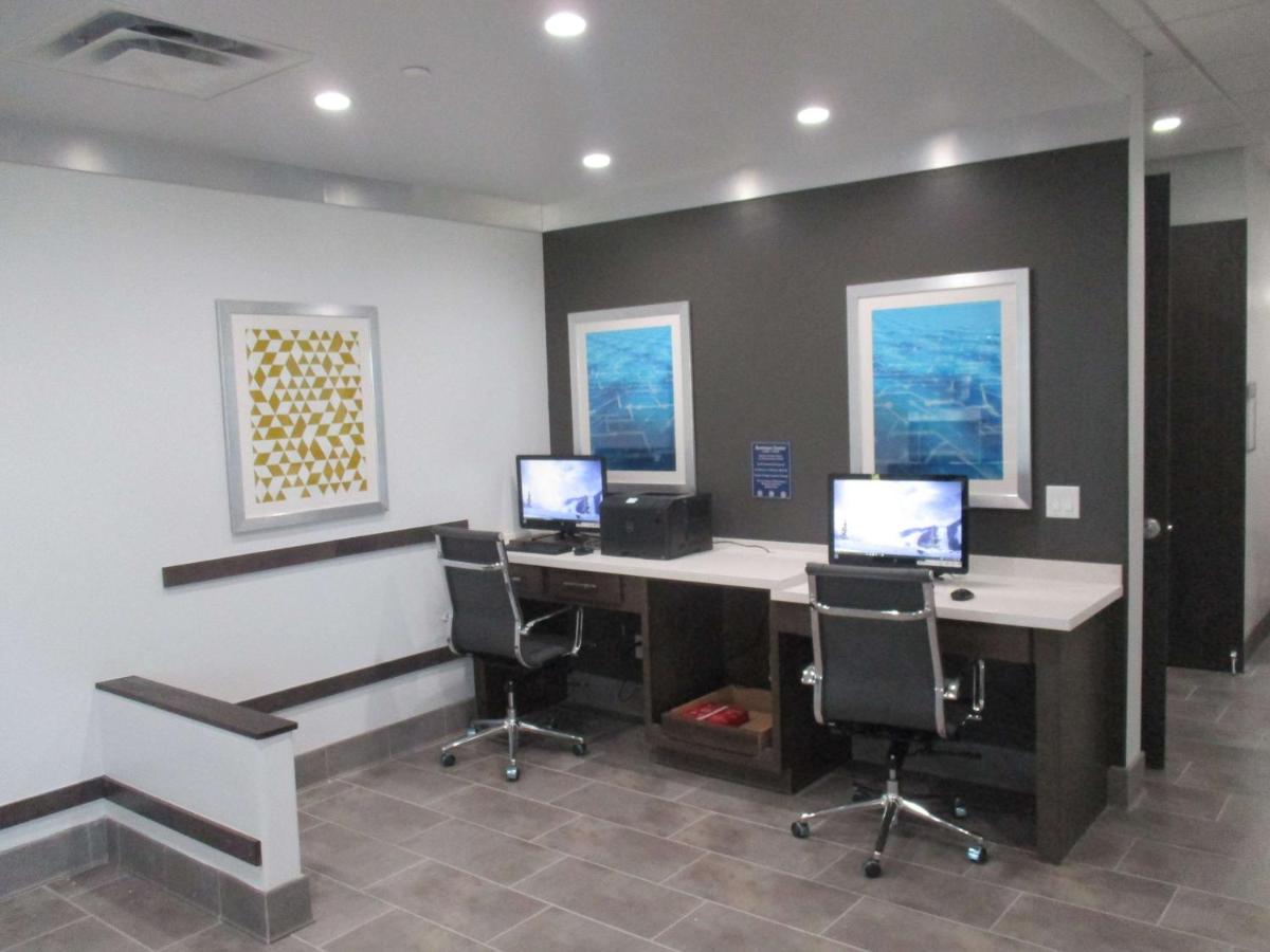 | Best Western Plus Roland Inn & Suites