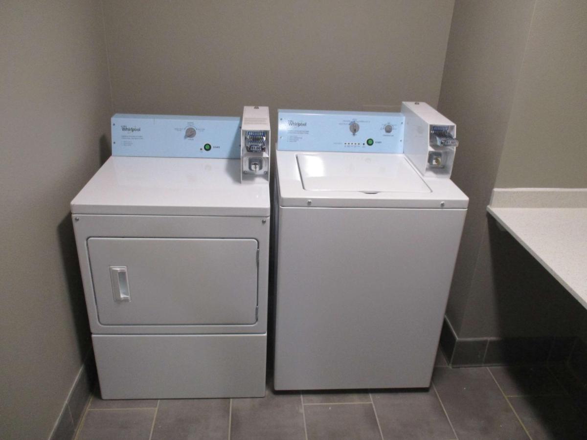 | Best Western Plus Roland Inn & Suites