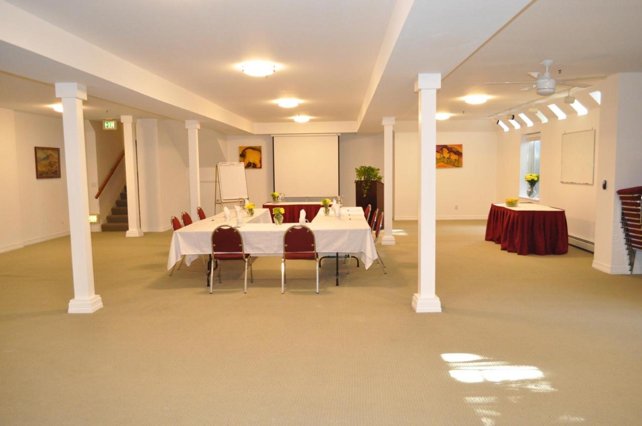 | The Bradley Boulder Inn