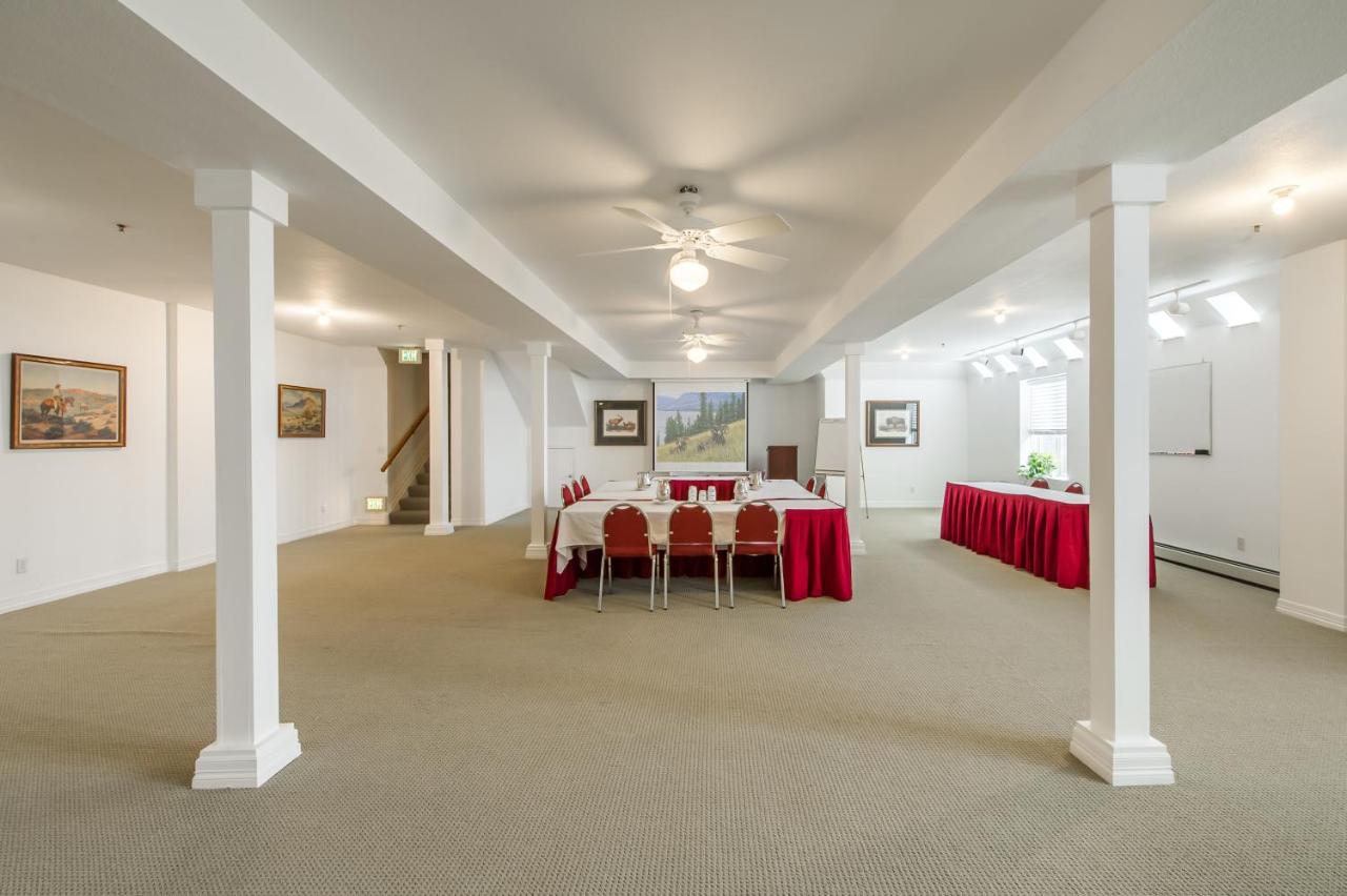  | The Bradley Boulder Inn