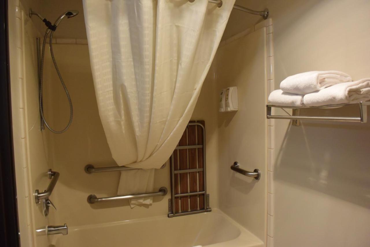 King Room with BathTub - Disability Access at Best Western Newberg Inn