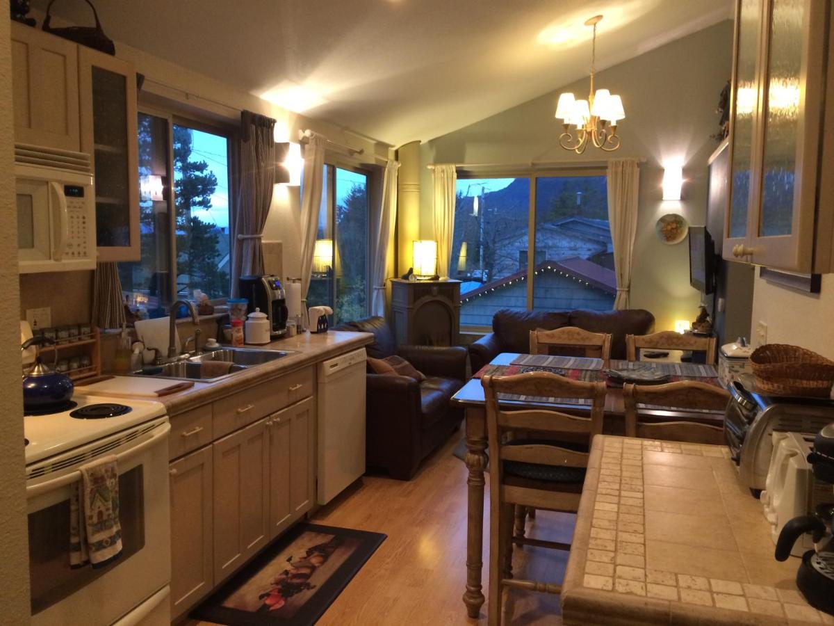  | Black Bear Inn