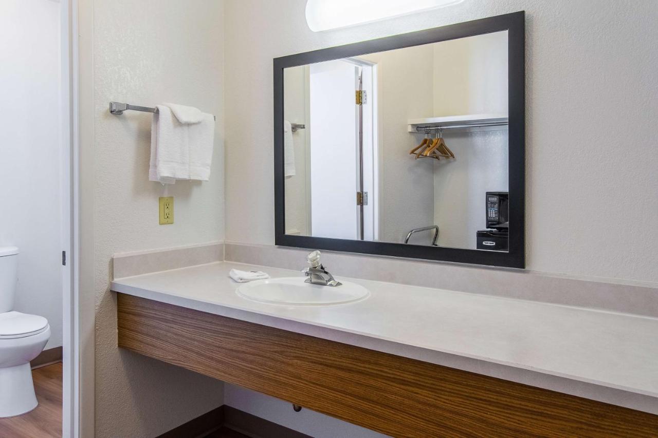 | Motel 6-Madras, OR