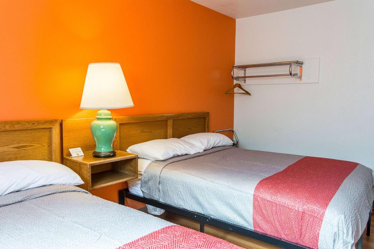 | Motel 6-Madras, OR