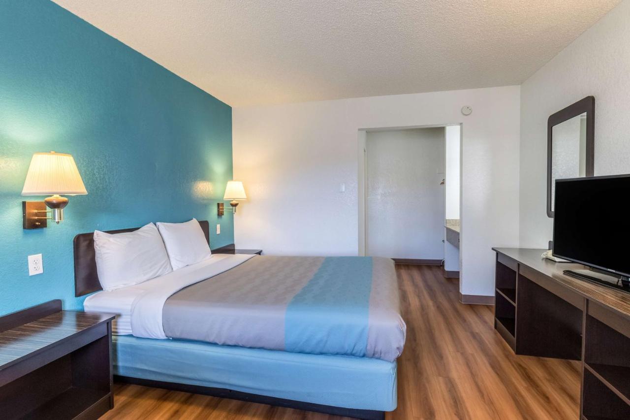 | Motel 6-Astoria, OR
