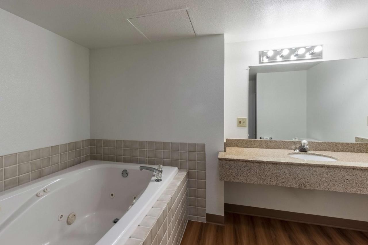 | Motel 6-Astoria, OR