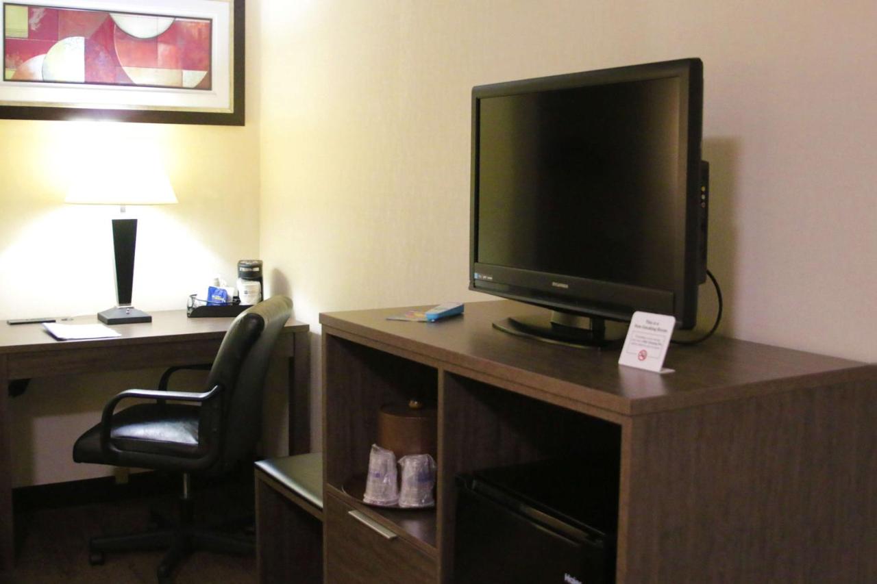 | Best Western PLUS Galleria Inn & Suites