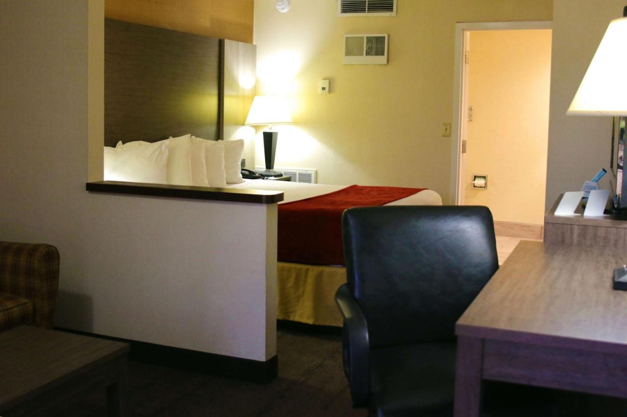 | Best Western PLUS Galleria Inn & Suites