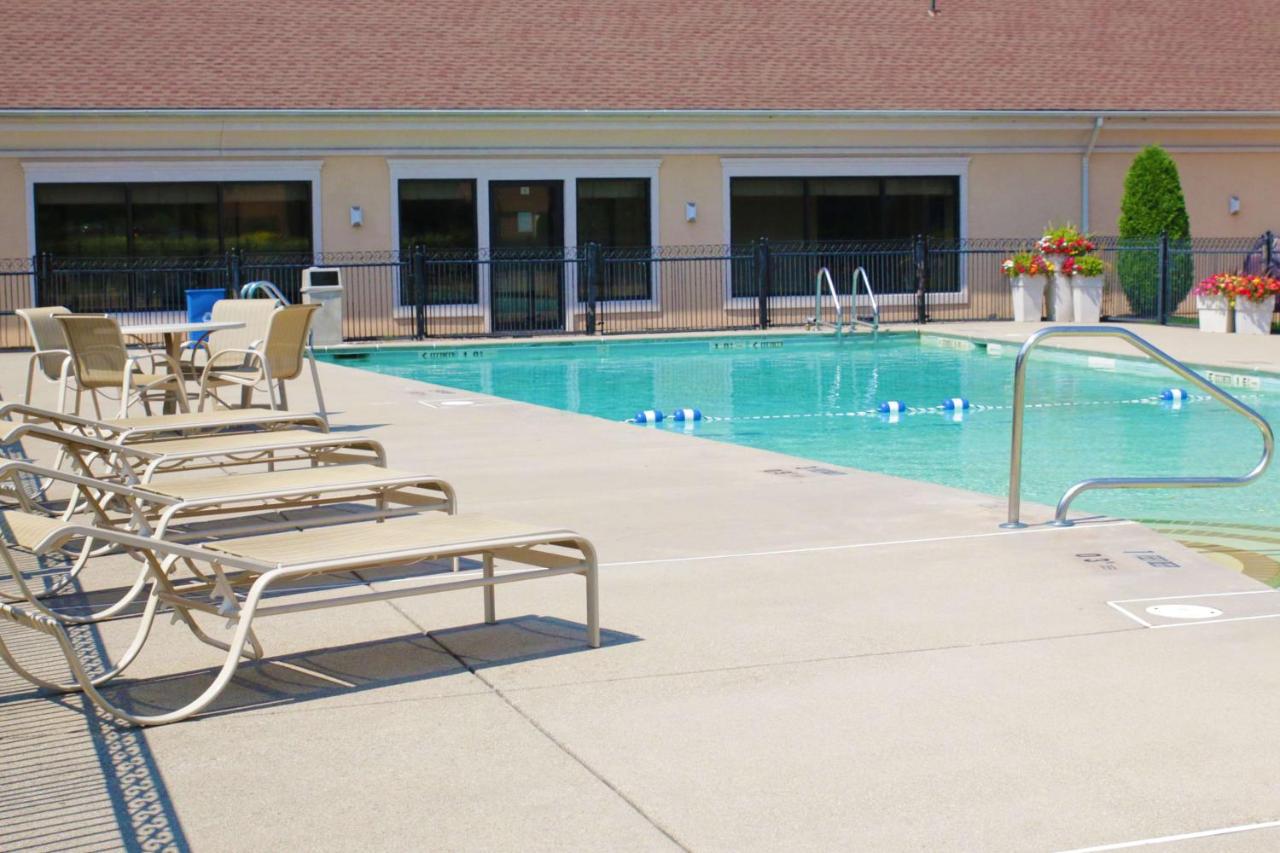 | Best Western PLUS Galleria Inn & Suites