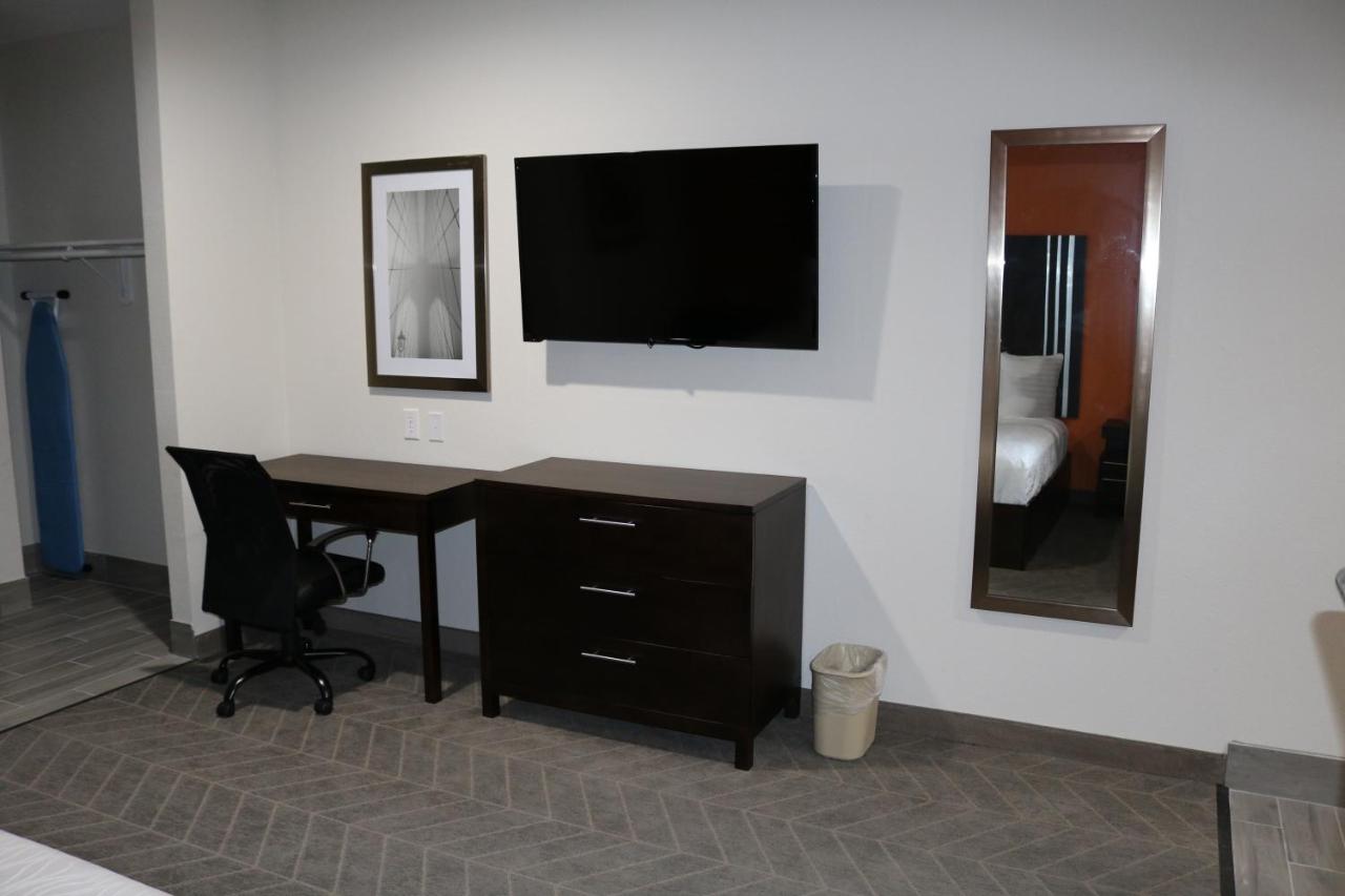 | Scottish Inn & Suites - IAH Airport